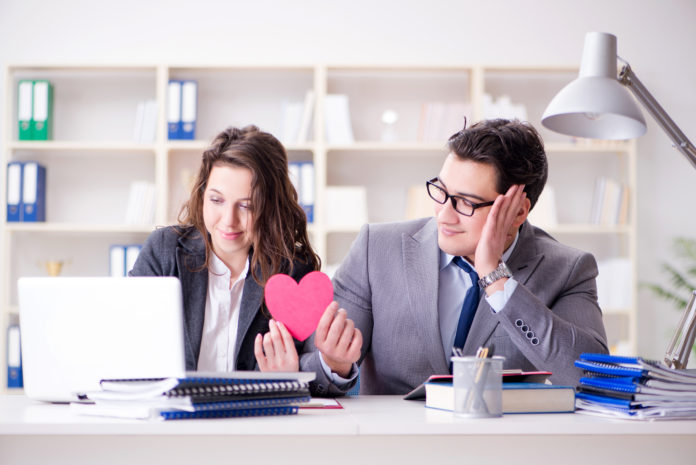 نکاتی برای برخورد با روابط عاشقانه در محیط کار