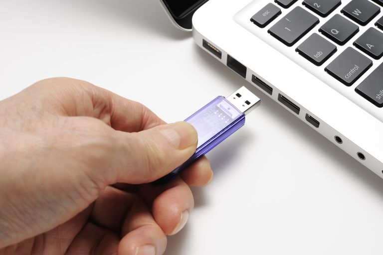 غیرفعال یا فعال کردن پورت USB ویندوز