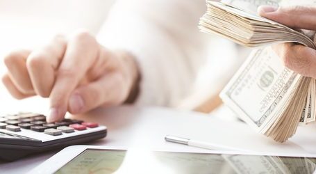 نمایش ثروت راه نیندازید