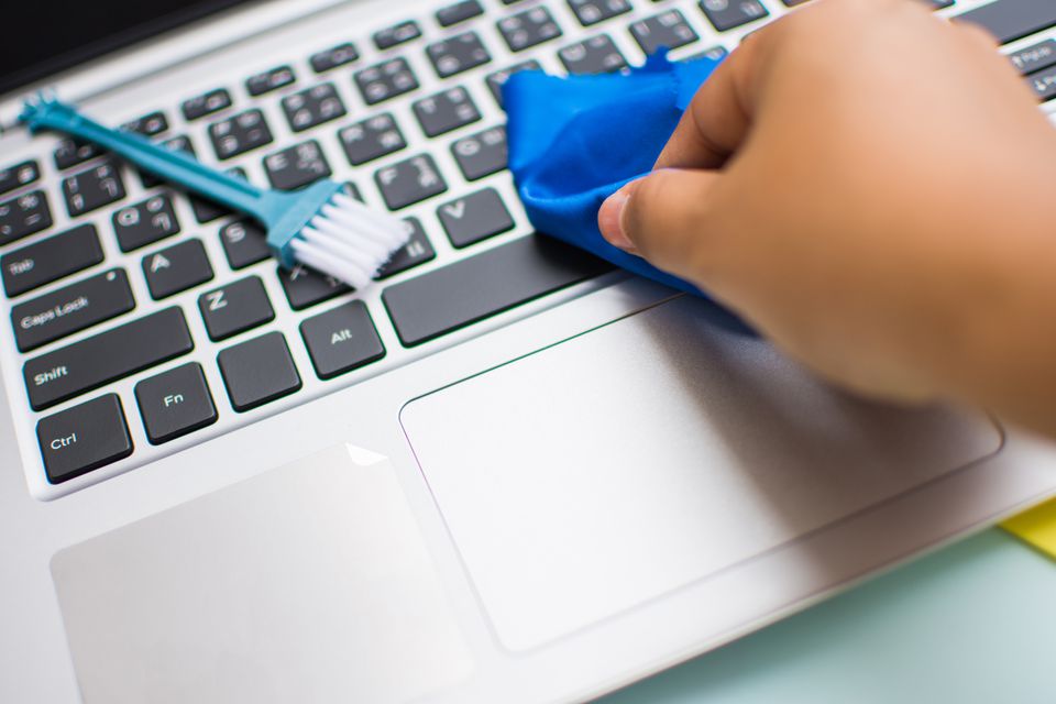 تمیز کردن لپ تاپ در 8 مرحله ساده